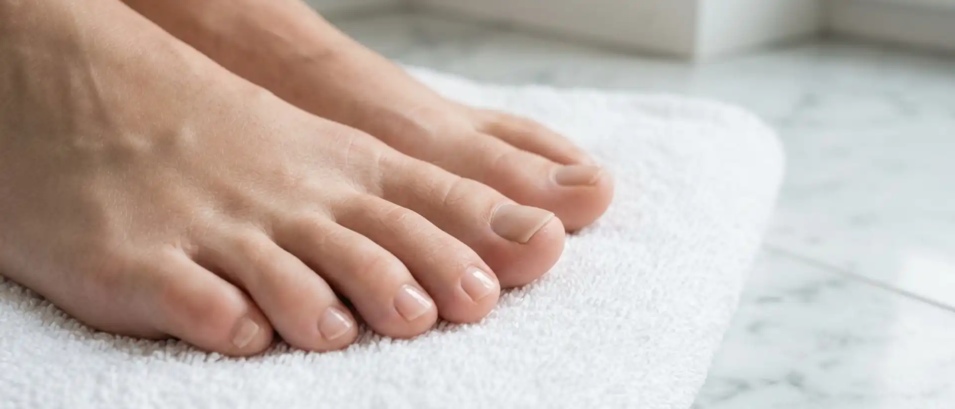 Nagel löst sich vom Nagelbett: was Sie jetzt tun
